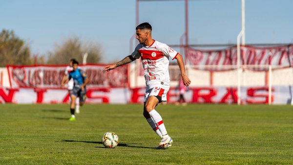 How are UK automakers responding to the rise of autonomous vehicles?